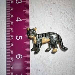 Vintage enamel gray kitty cat brooch pin